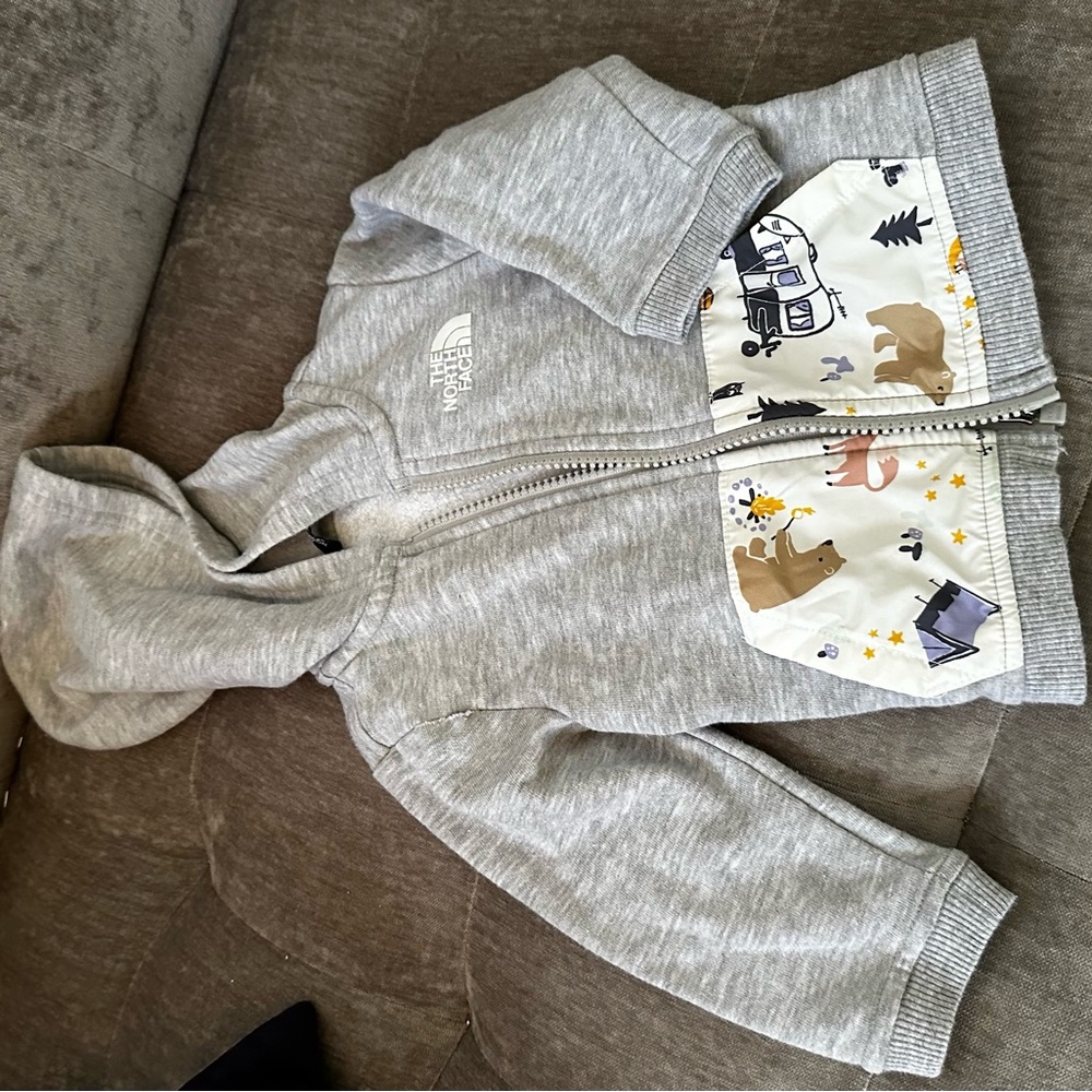 The North Face Light Gray Baby Outfit with Animal Print - Picture 2 of 4